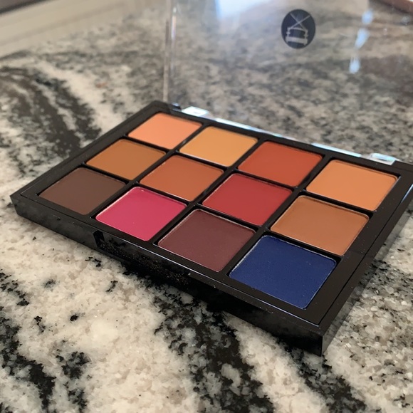 VISEART Never Used Neutral Matte Eyeshadow Palette - Picture 3 of 6